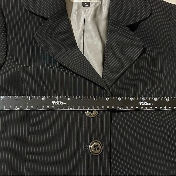 Tahari women's blazer Size 8 Black cropped cuffed pinstripe Gray lined - Picture 11 of 13